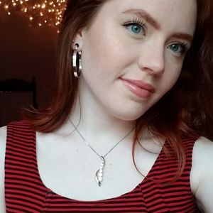 Meet your Posher, Elise